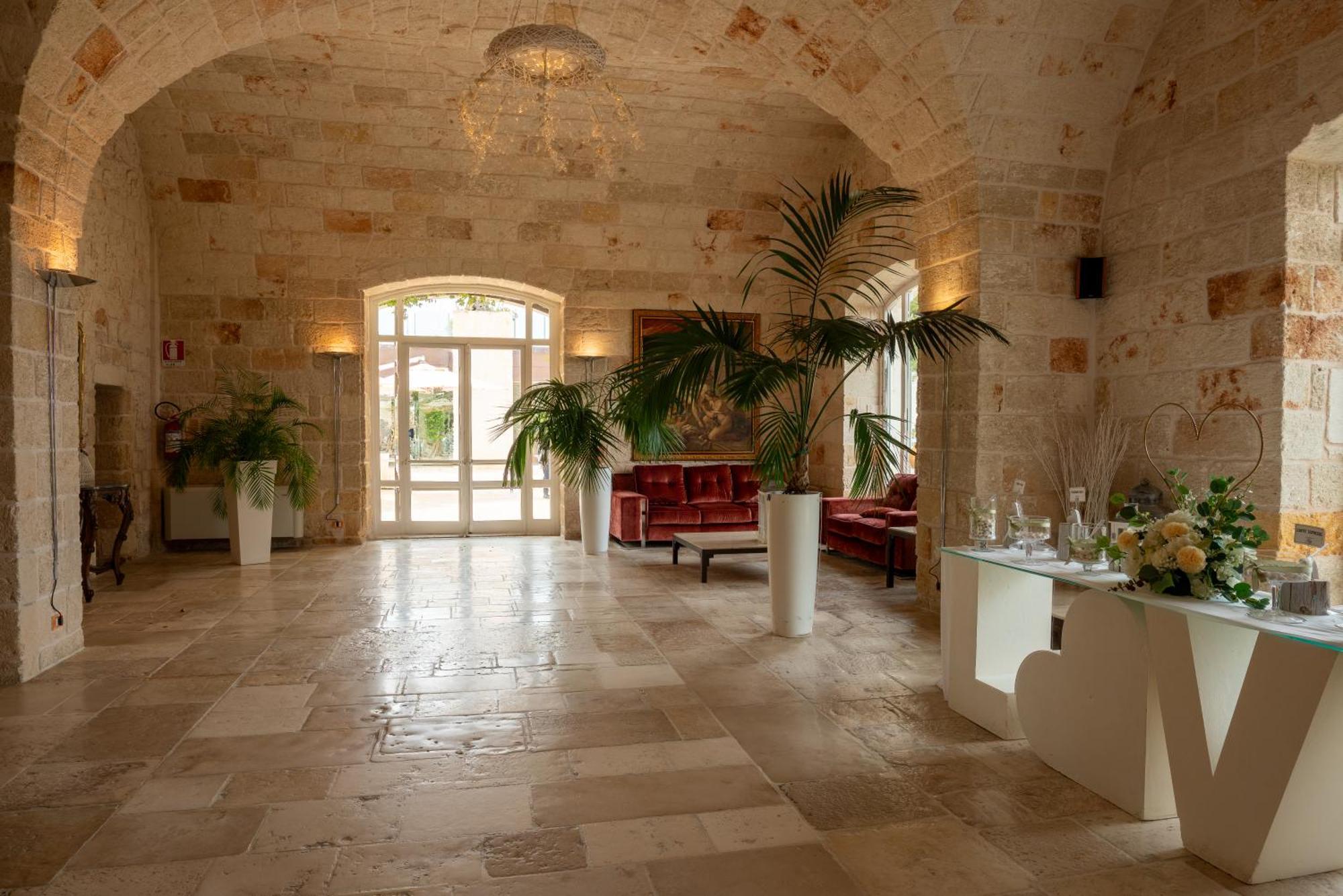 San Tommaso Hotel Полиньяно-а-Маре Экстерьер фото
