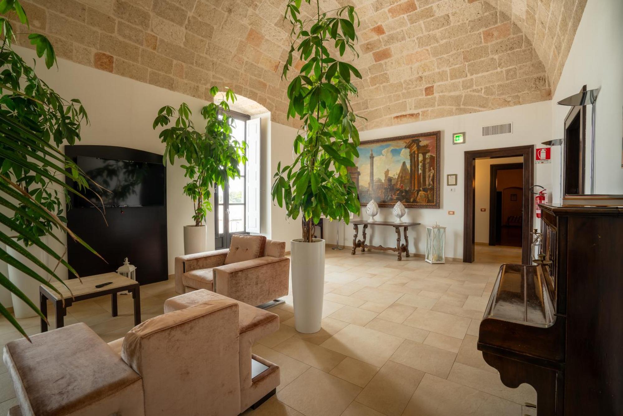 San Tommaso Hotel Полиньяно-а-Маре Экстерьер фото