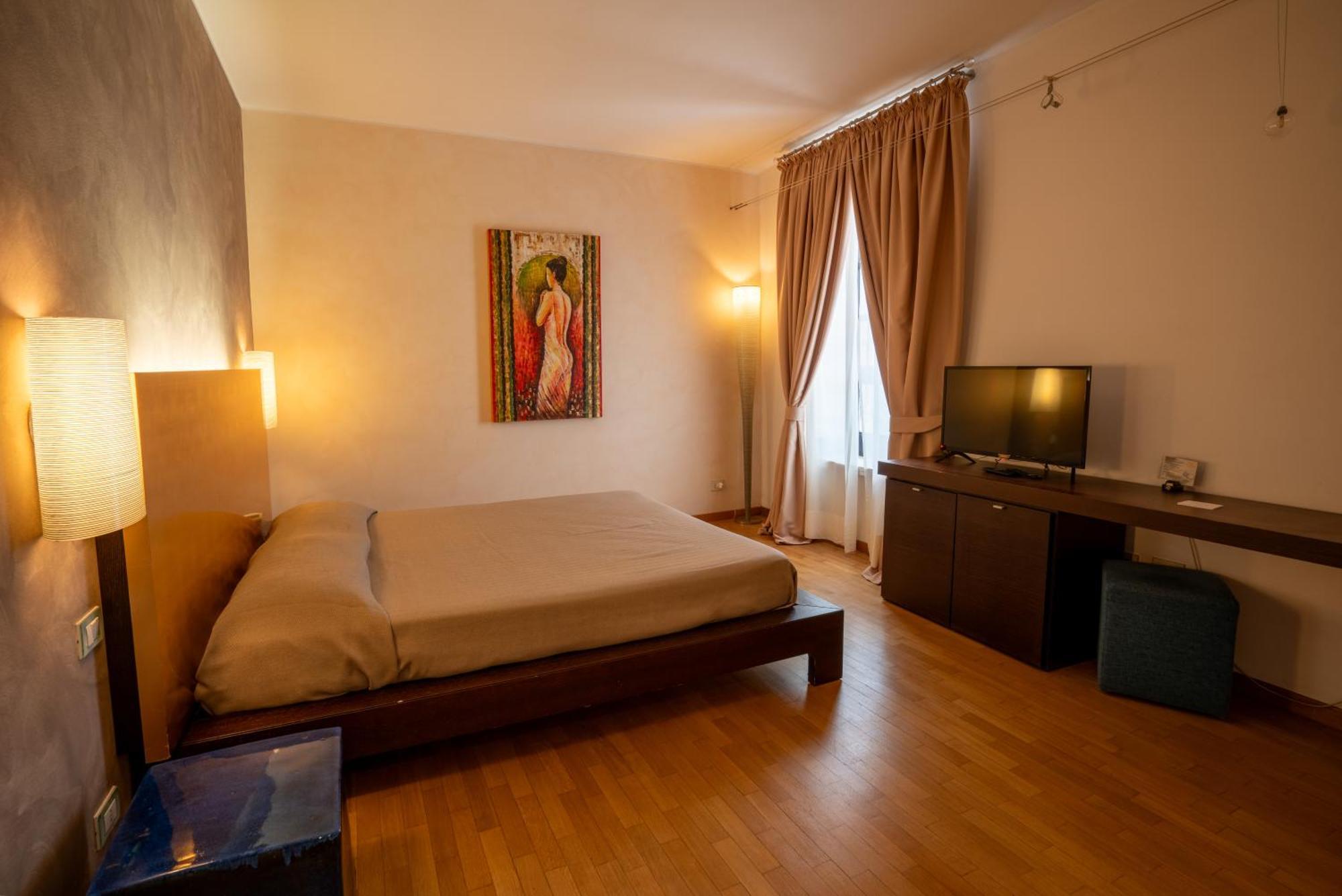 San Tommaso Hotel Полиньяно-а-Маре Экстерьер фото