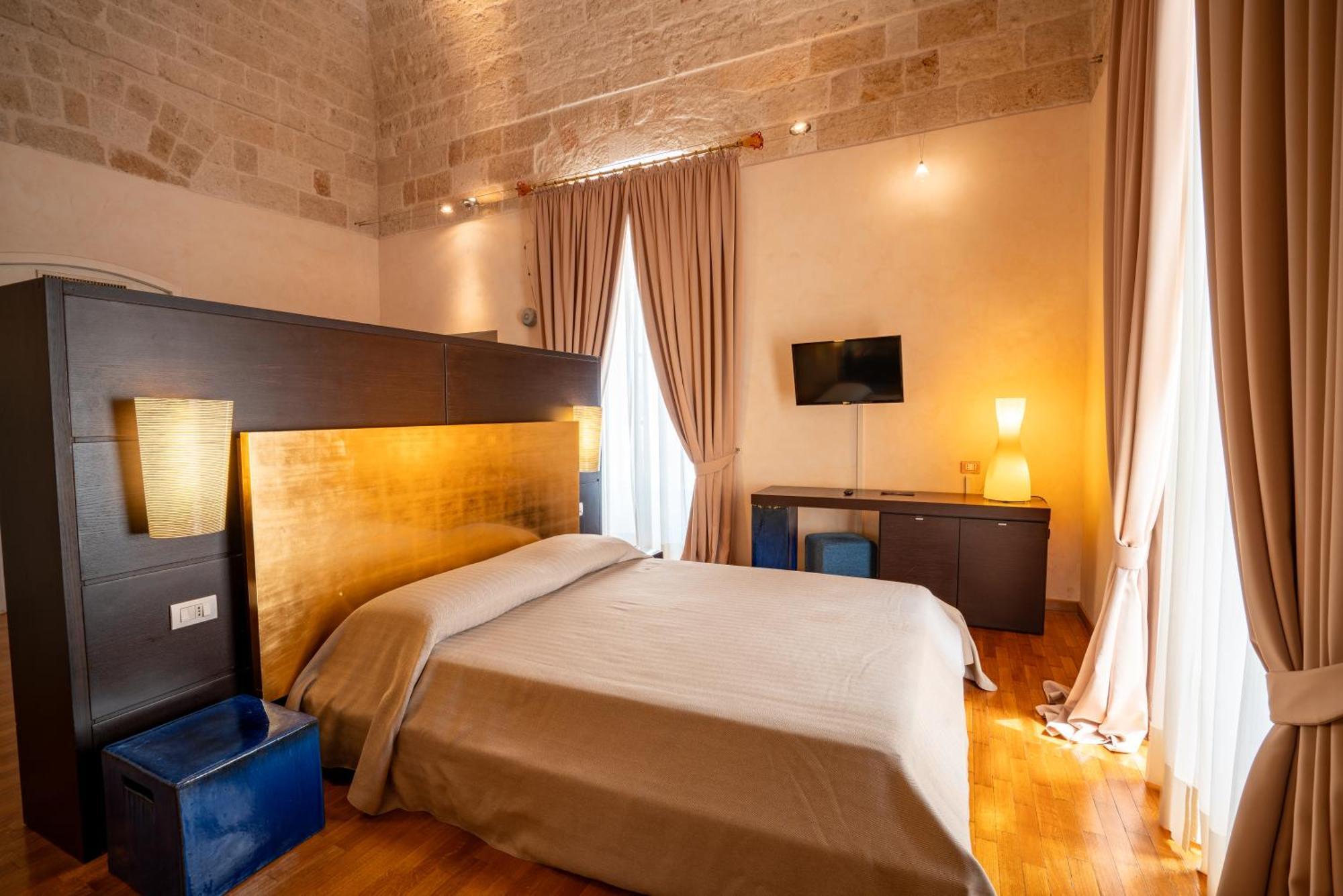 San Tommaso Hotel Полиньяно-а-Маре Экстерьер фото