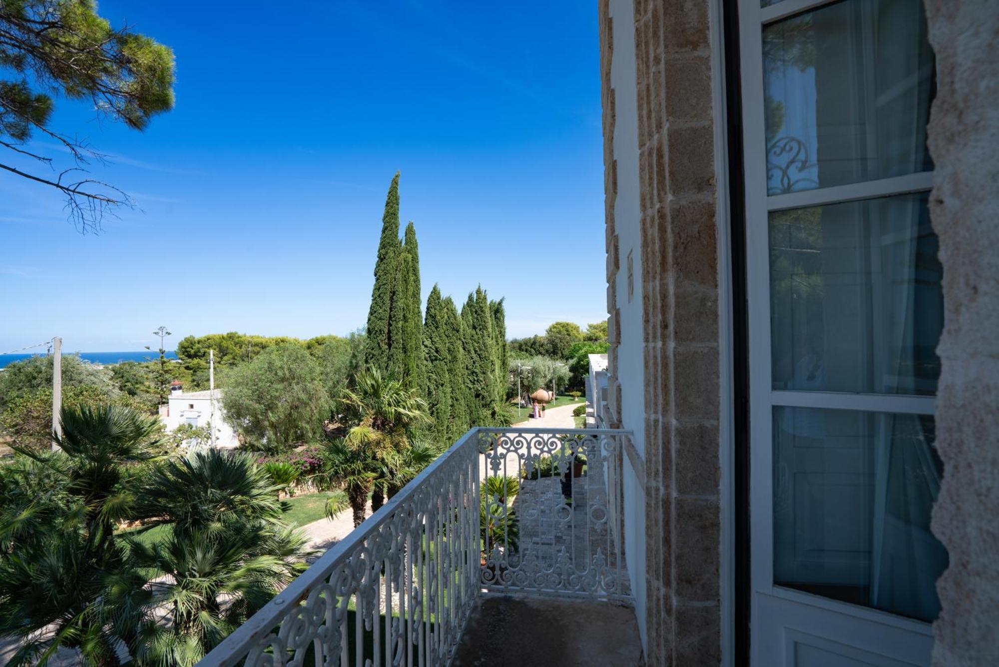 San Tommaso Hotel Полиньяно-а-Маре Экстерьер фото