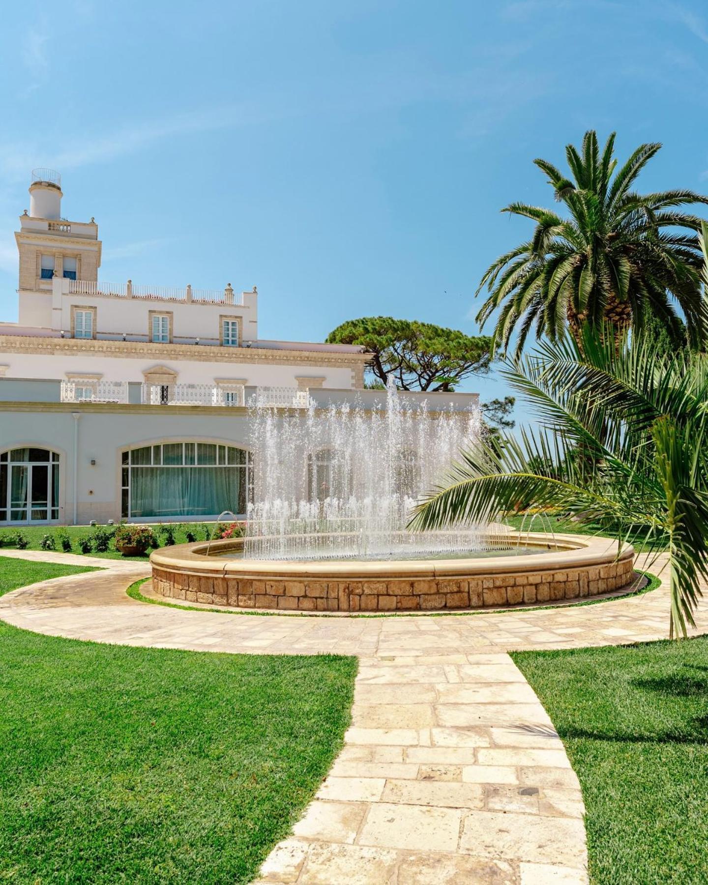 San Tommaso Hotel Полиньяно-а-Маре Экстерьер фото